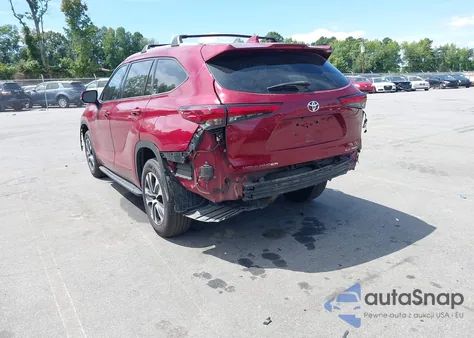 2022 Toyota Highlander Xle z USA, uszkodzony, nr VIN 5TDGZRBH6NS207234